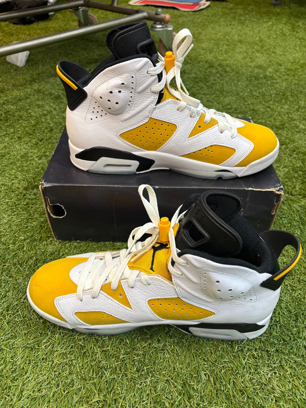 Jordan retro 6 “yellow ochre” size 10.5