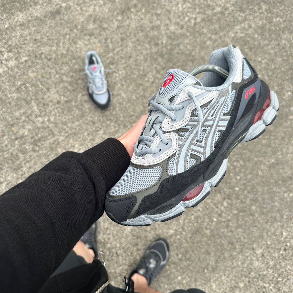 ASICS GEL NYC TRAINER - GRAVEL GREY / RED