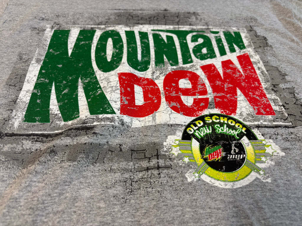 2008 Dead stock Dale Jr Mountain Dew Amp Energy NASCAR T-Shirt Size Large Winners circle tag