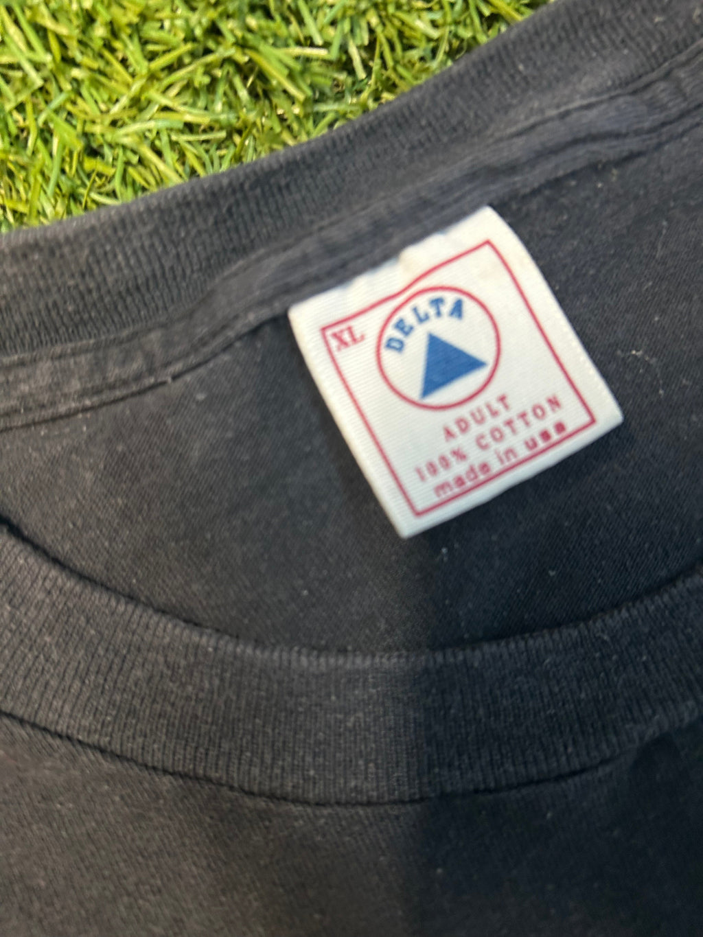 Vintage 90s Marlboro Front Pocket Tee
