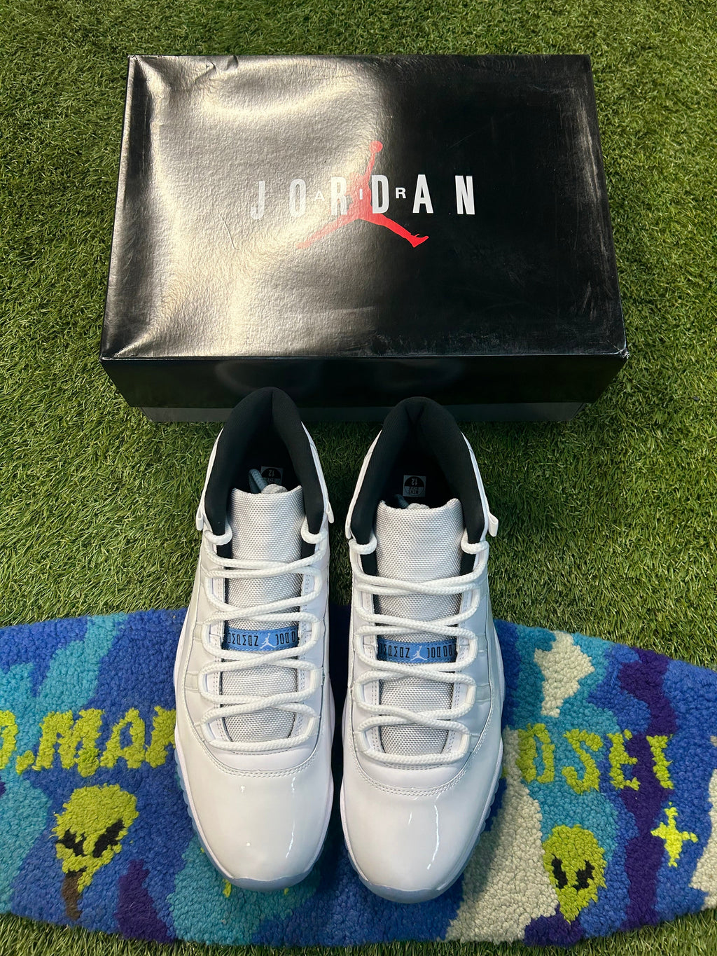Jordan Retro 11  Legend Blues