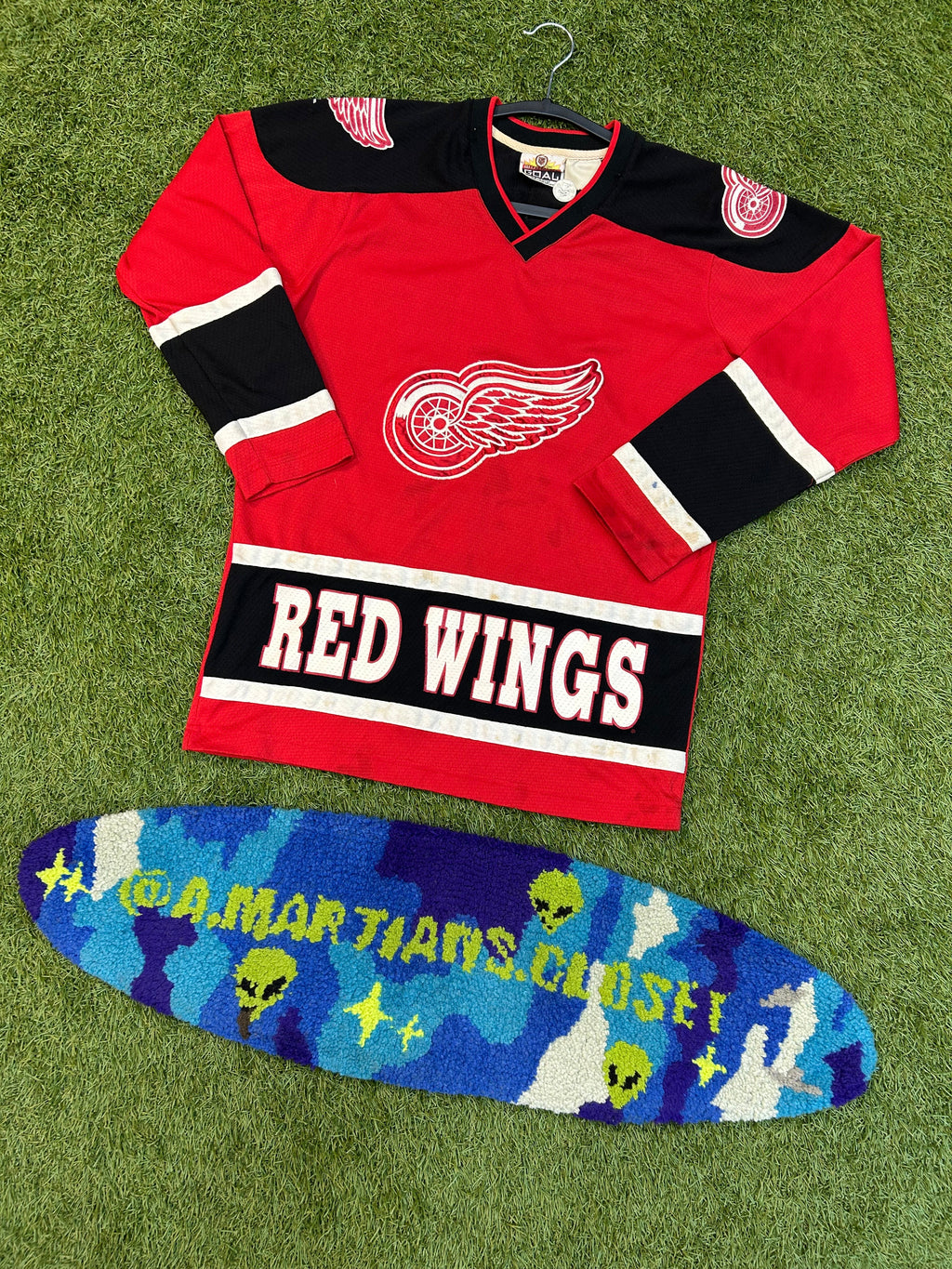 Vintage 90s Steve Yzerman Detroit Red Wings NHL Hockey Jersey