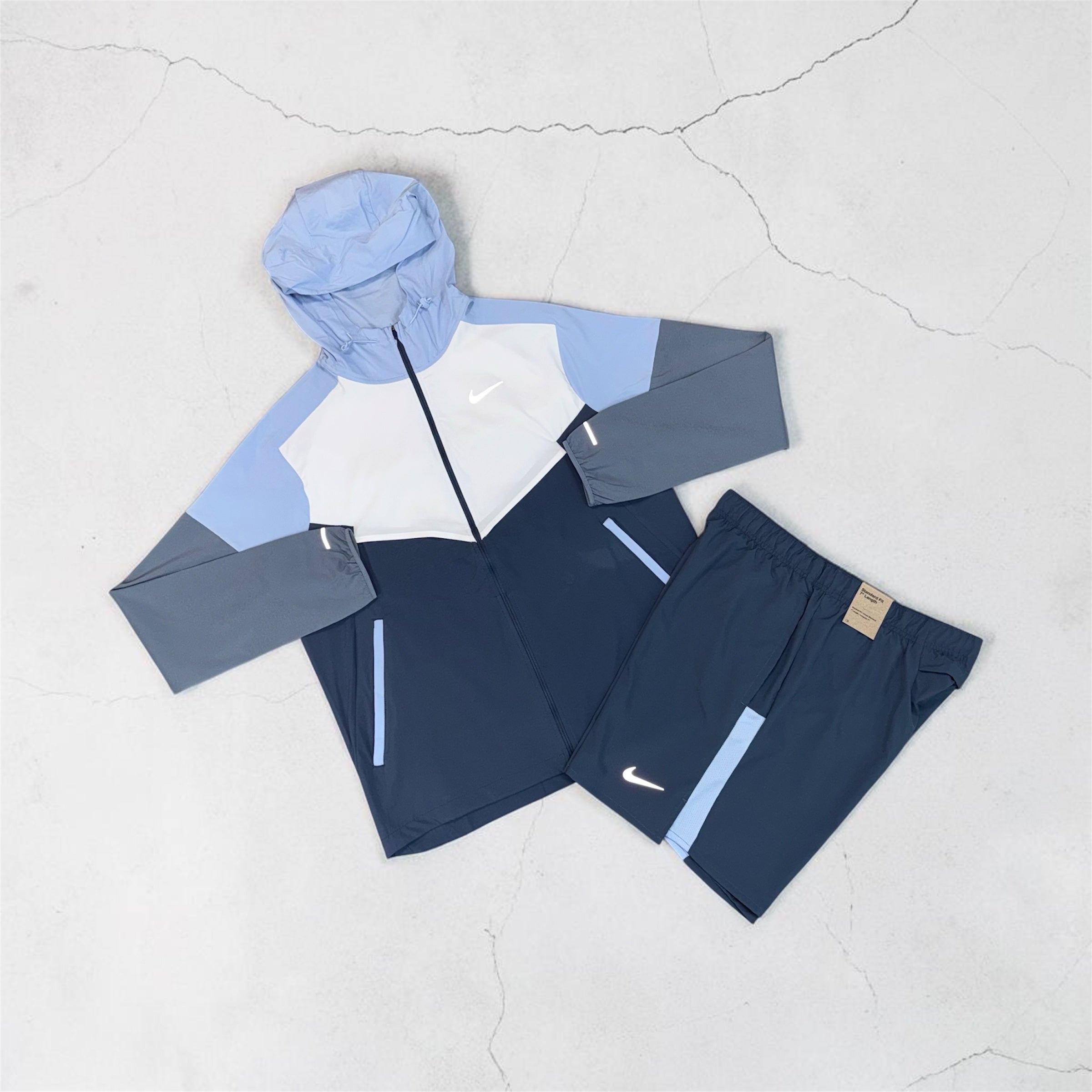 NIKE DRI-FIT WINDRUNNER AND CHALLENGER SHORTS SET - DIFFUSED BLUE