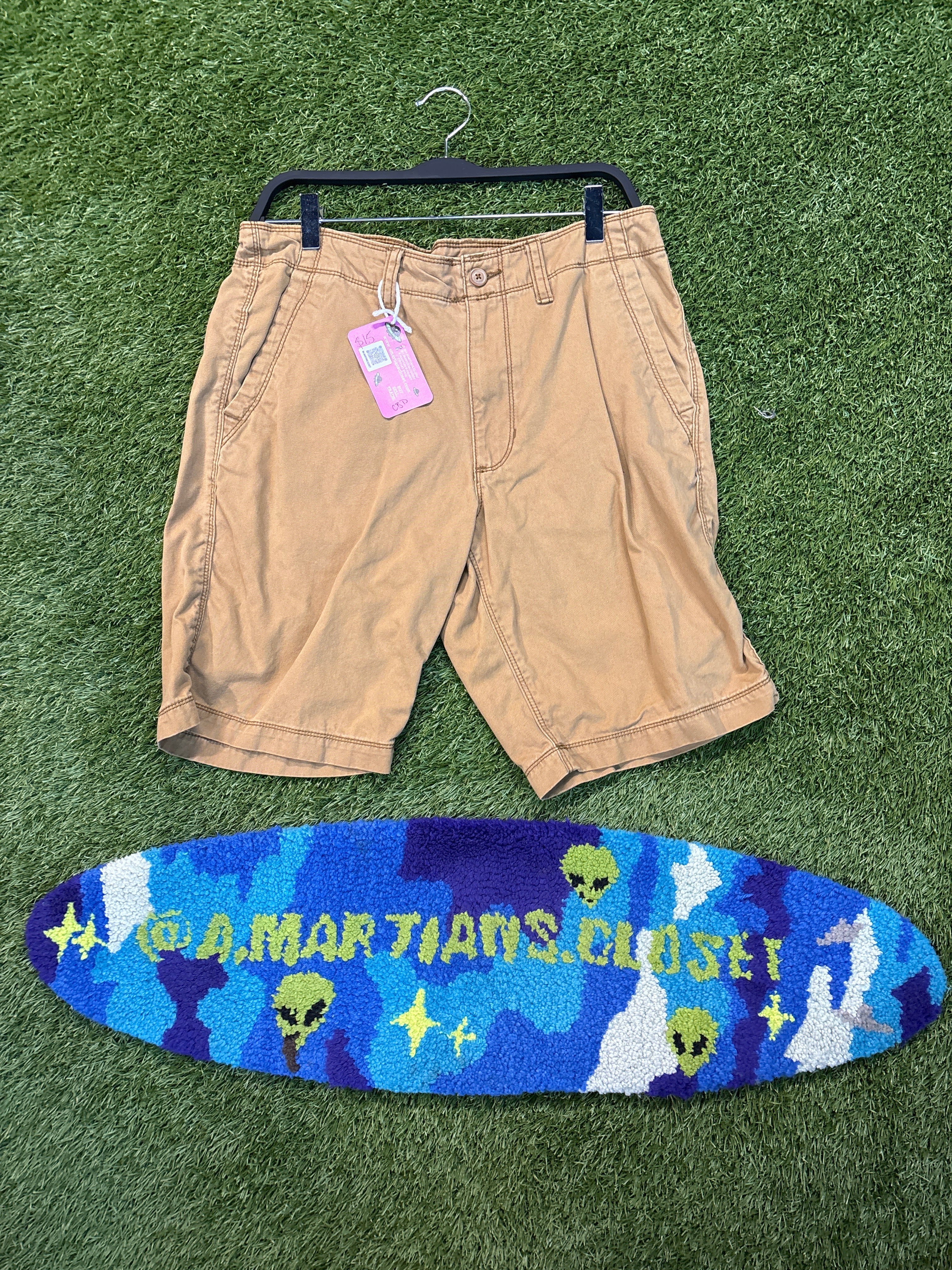 Old Navy Tan Shorts Size 31