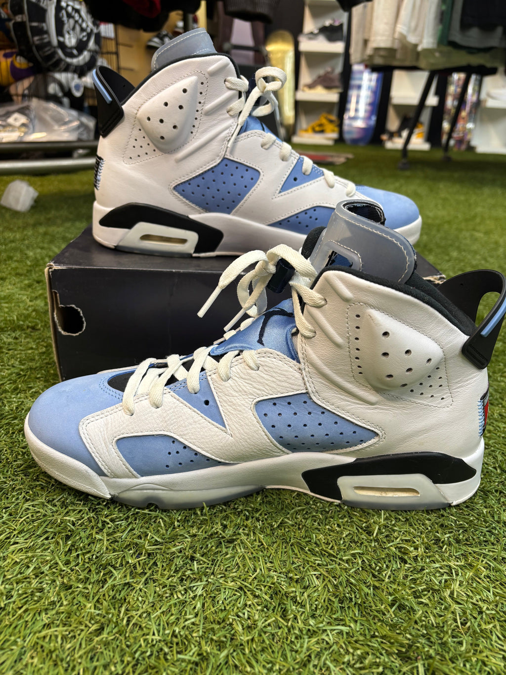 Jordan retro 6 UNC size 11