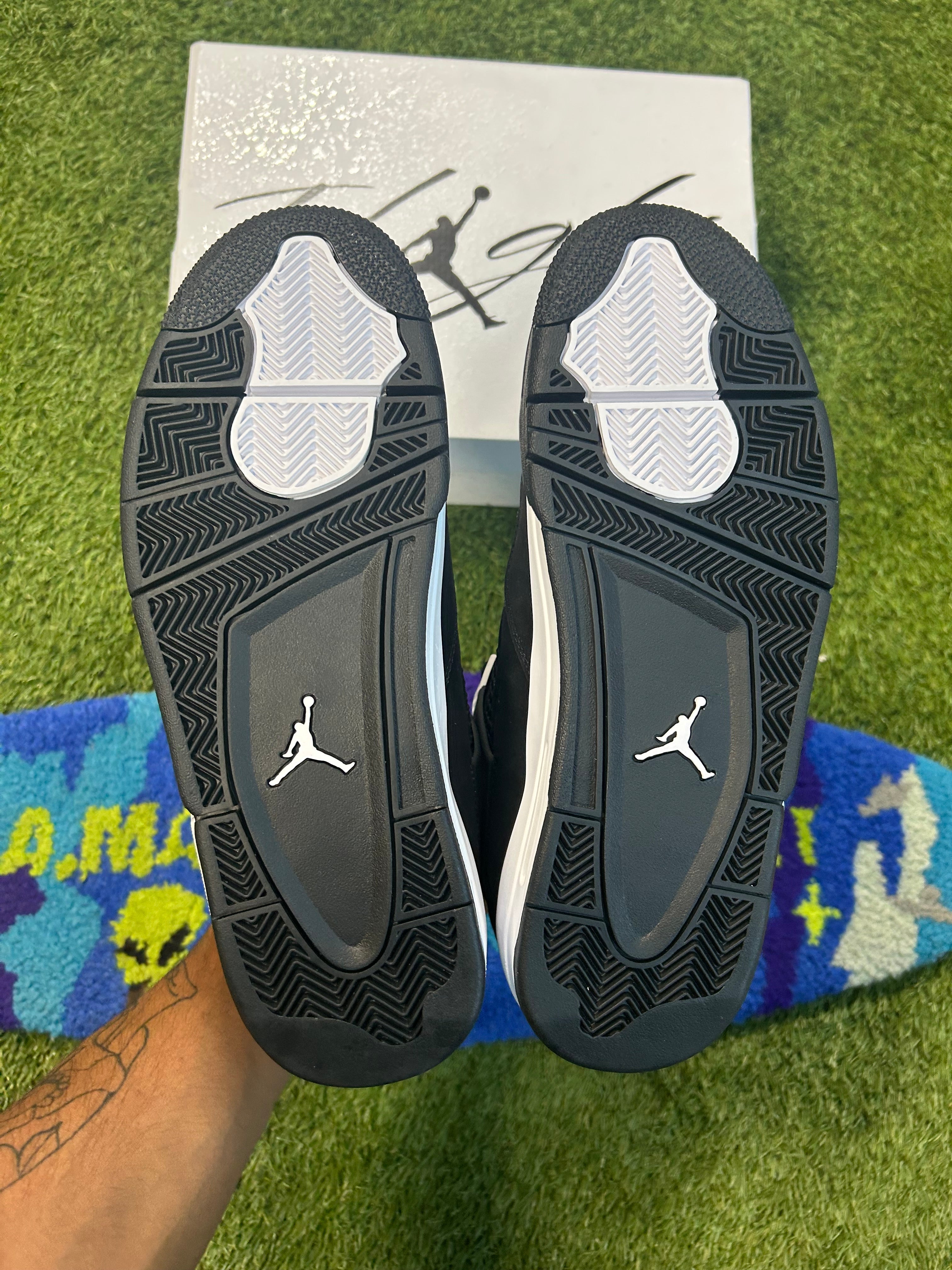 Jordan Retro 4 White Thunder