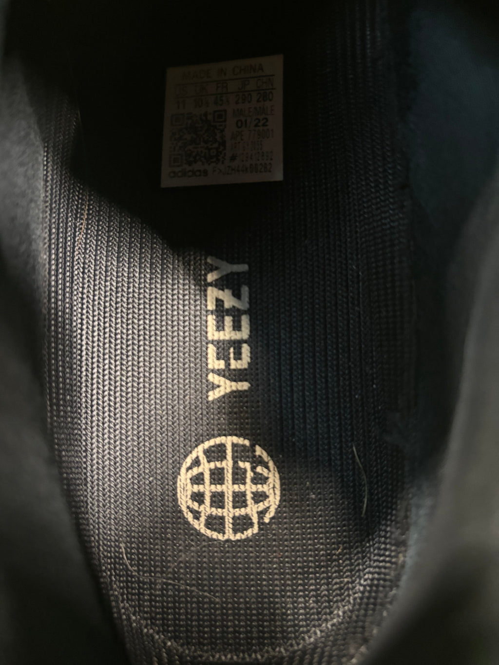 Adidas Yeezy boost 700 MNVN Laceless phosphor size 11