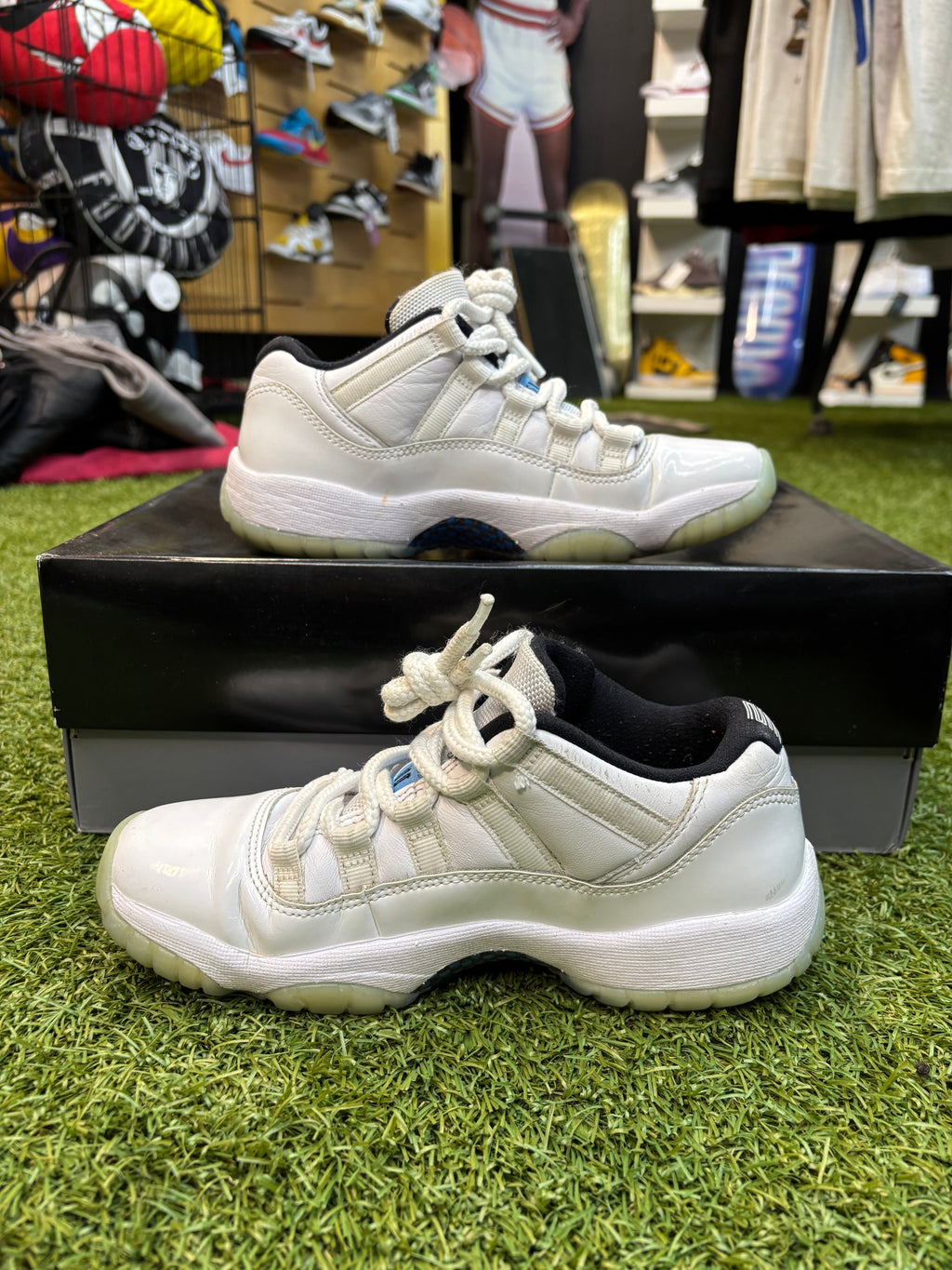 Jordan retro 11 legend blue low(Used)