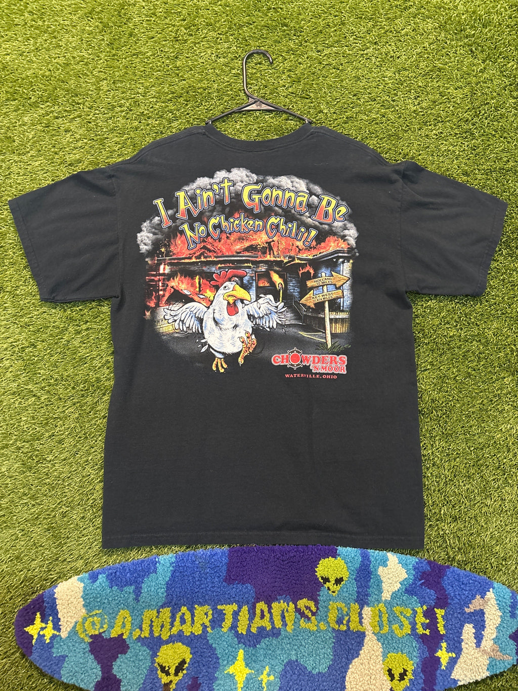 Black Gildan chowders n moor tee