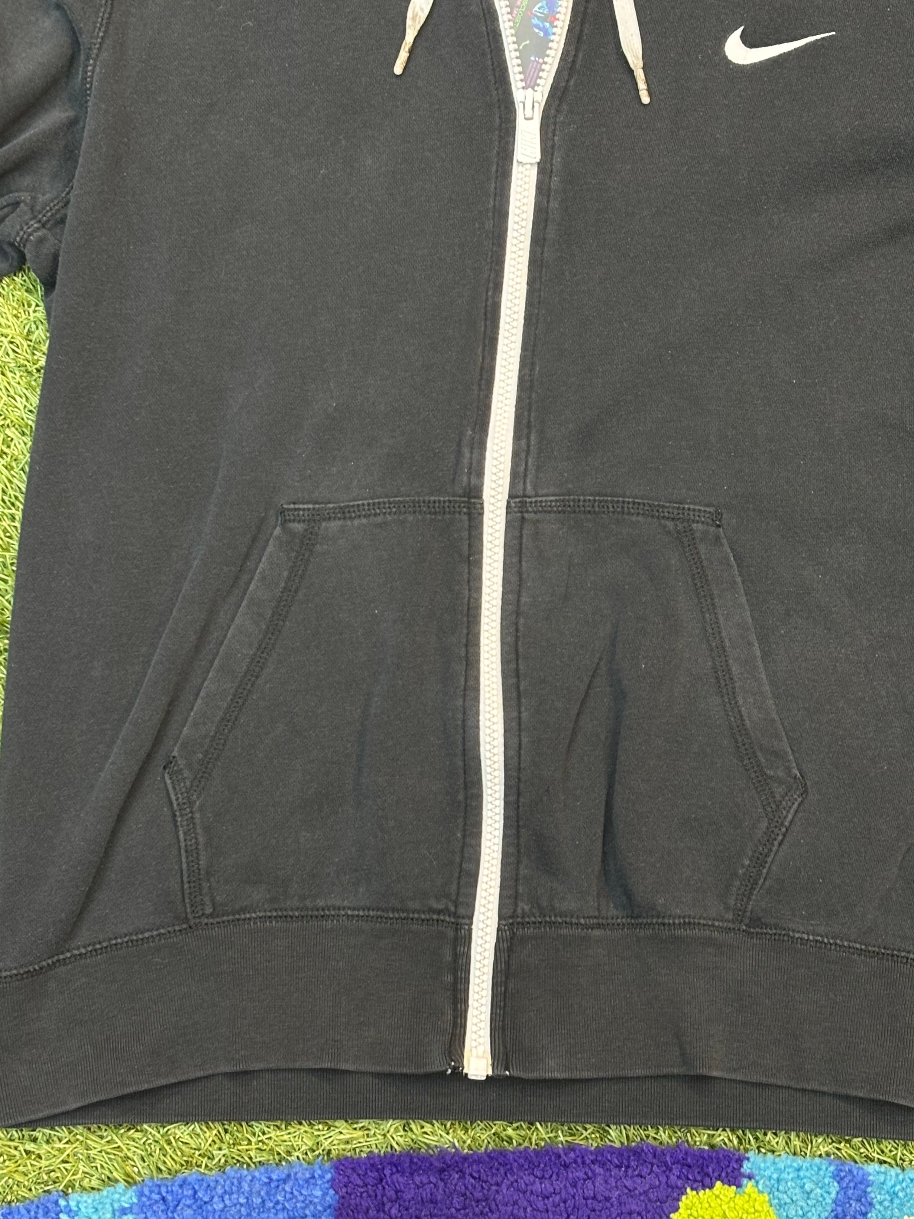 (Needs pics) Women’s Black Nike Zip Up Hoodie with no tag