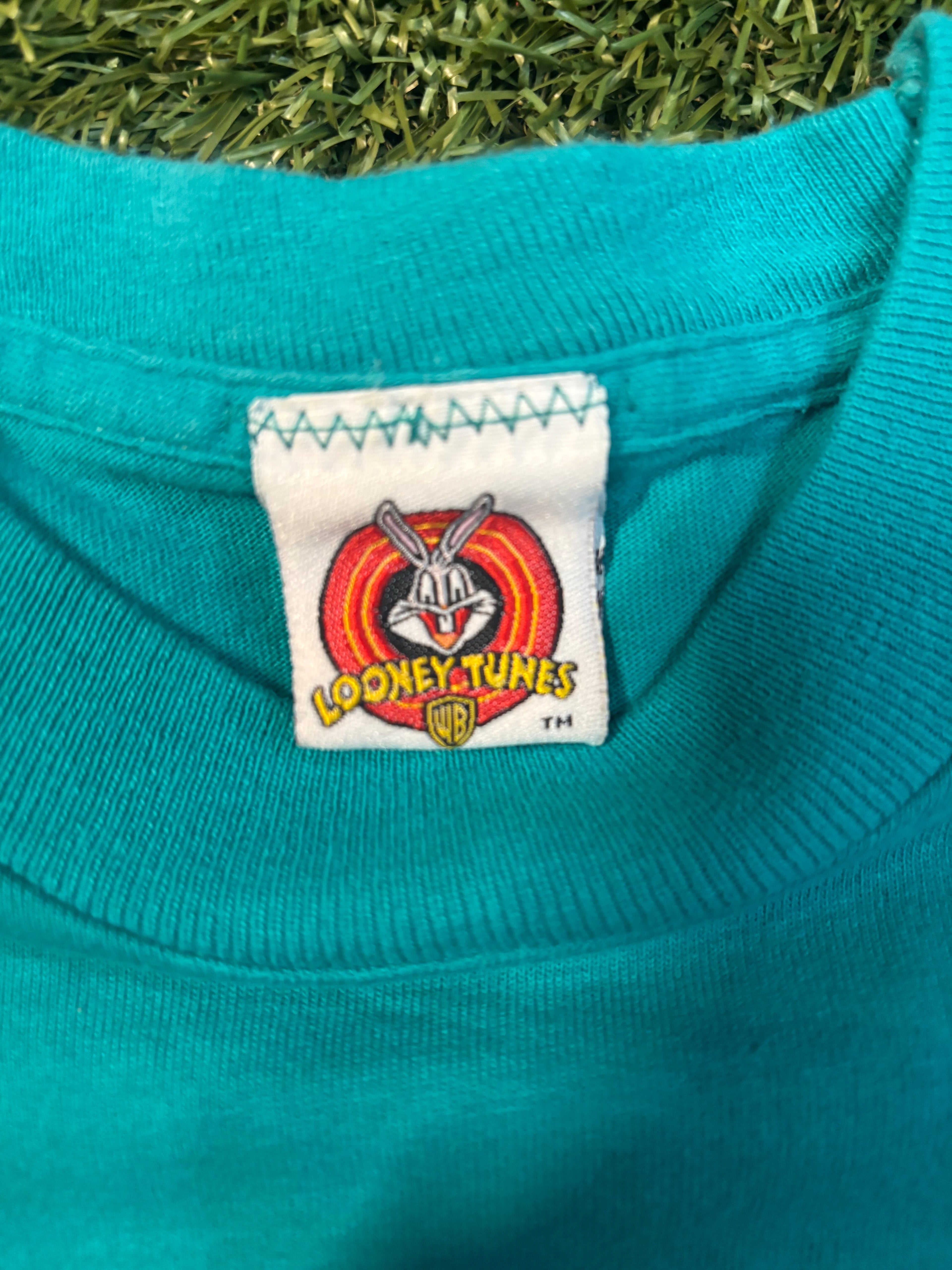 Vintage 1998 Looney Tunes Tasmanian Devil Basketball Tee
