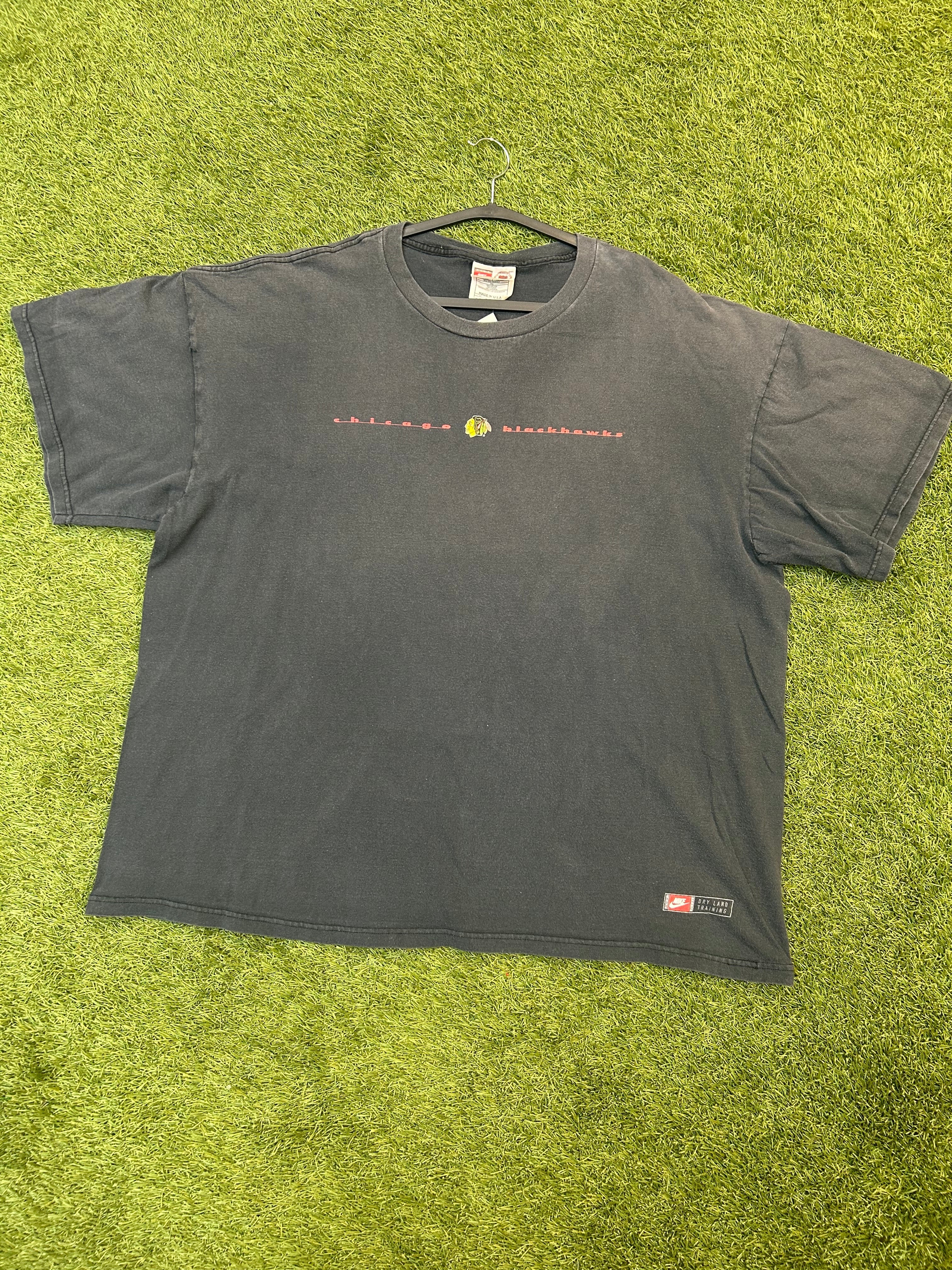 Y2K Nike Chicago Black Hawks NHL Team Tee