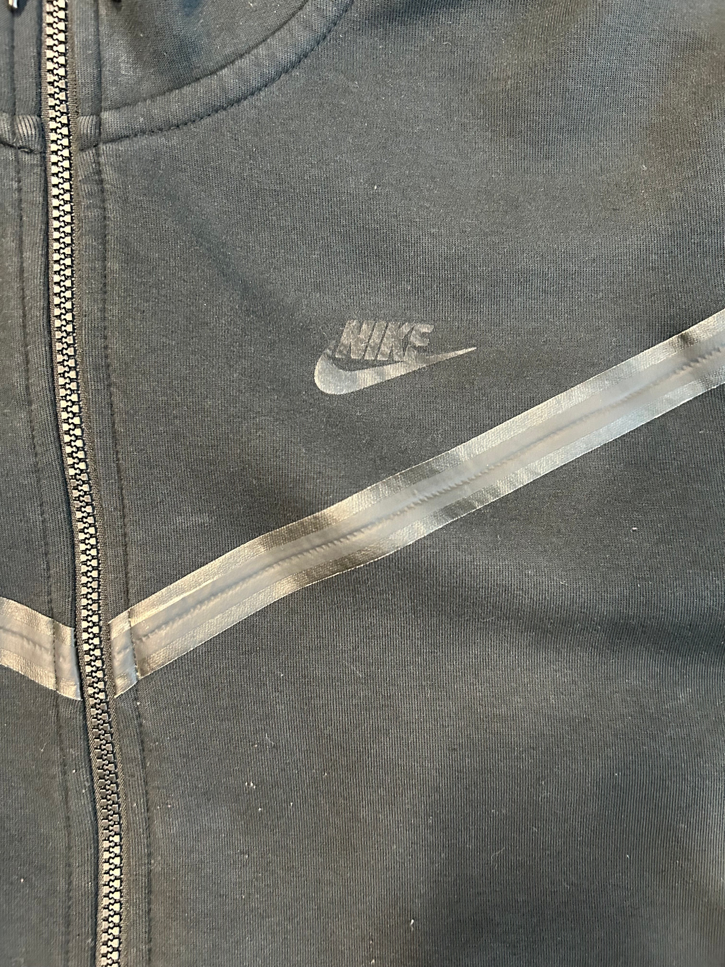 Black Nike Tech Top