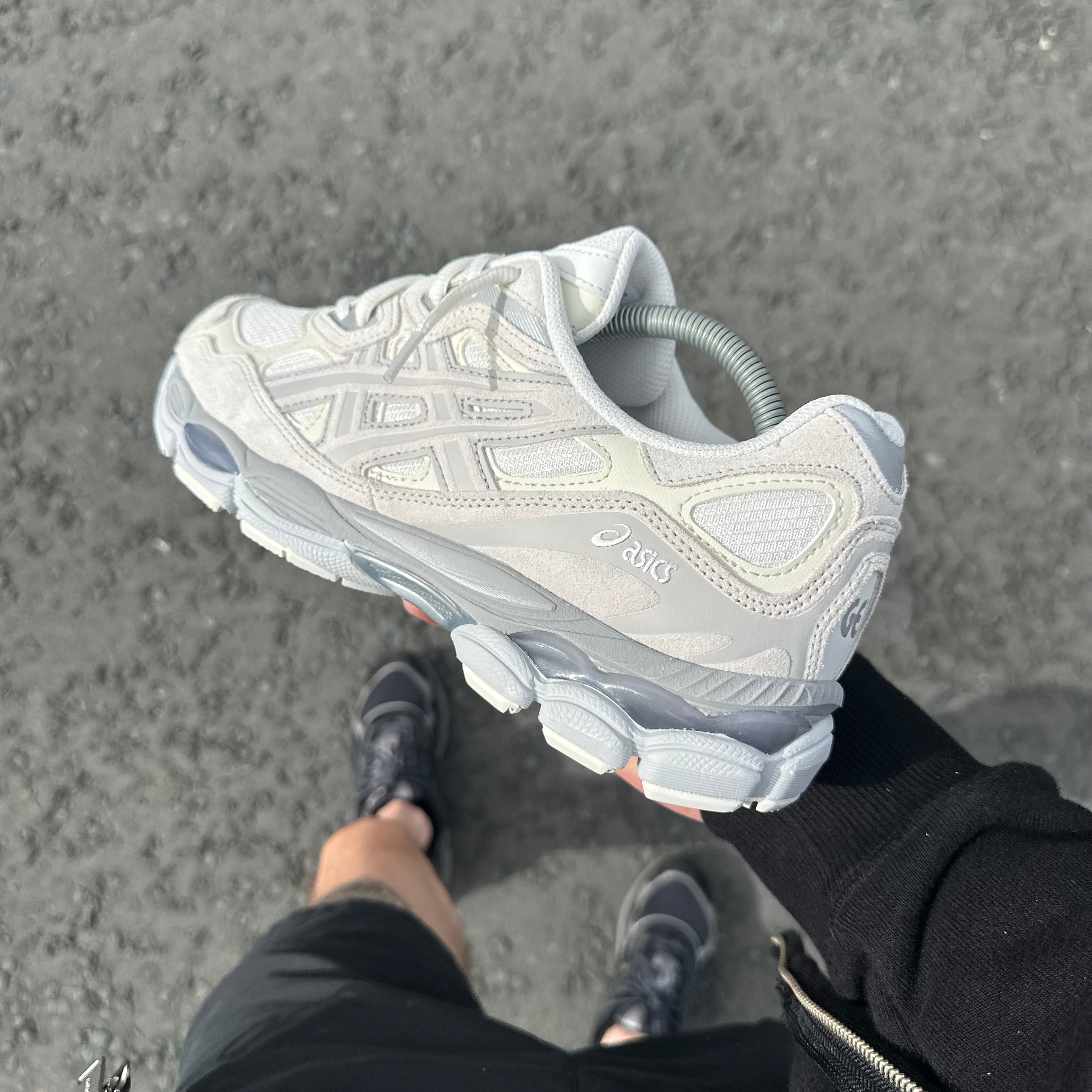 ASICS GEL NYC TRAINER - PALE CREAM / GREY