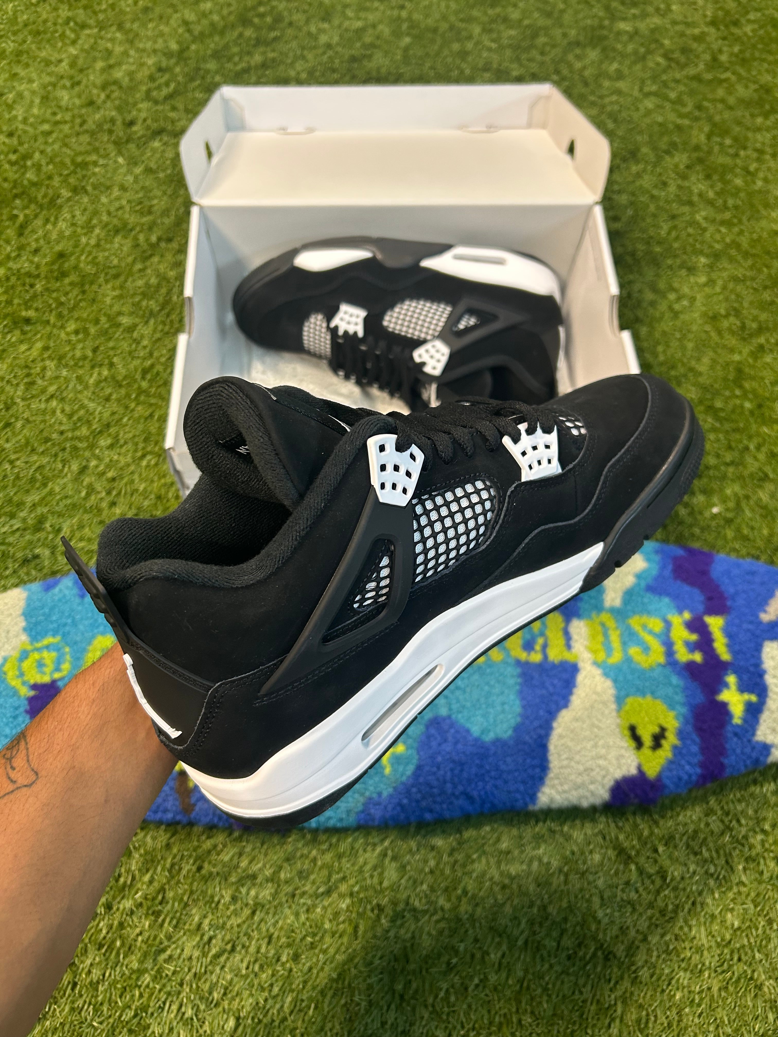 Jordan Retro 4 White Thunder