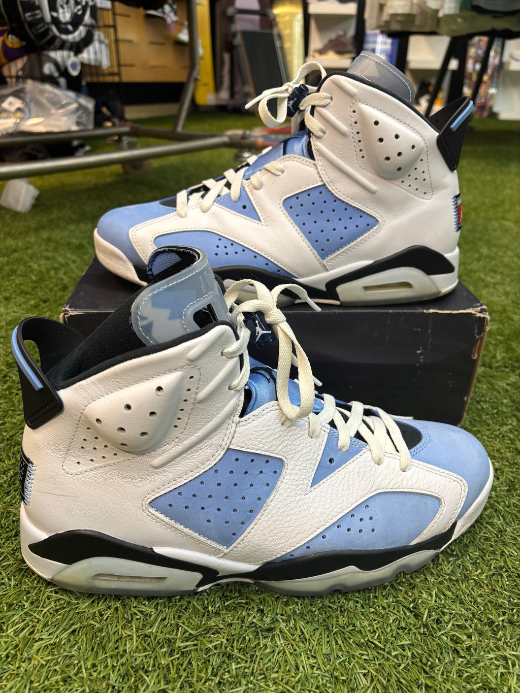 Jordan retro 6 UNC size 11