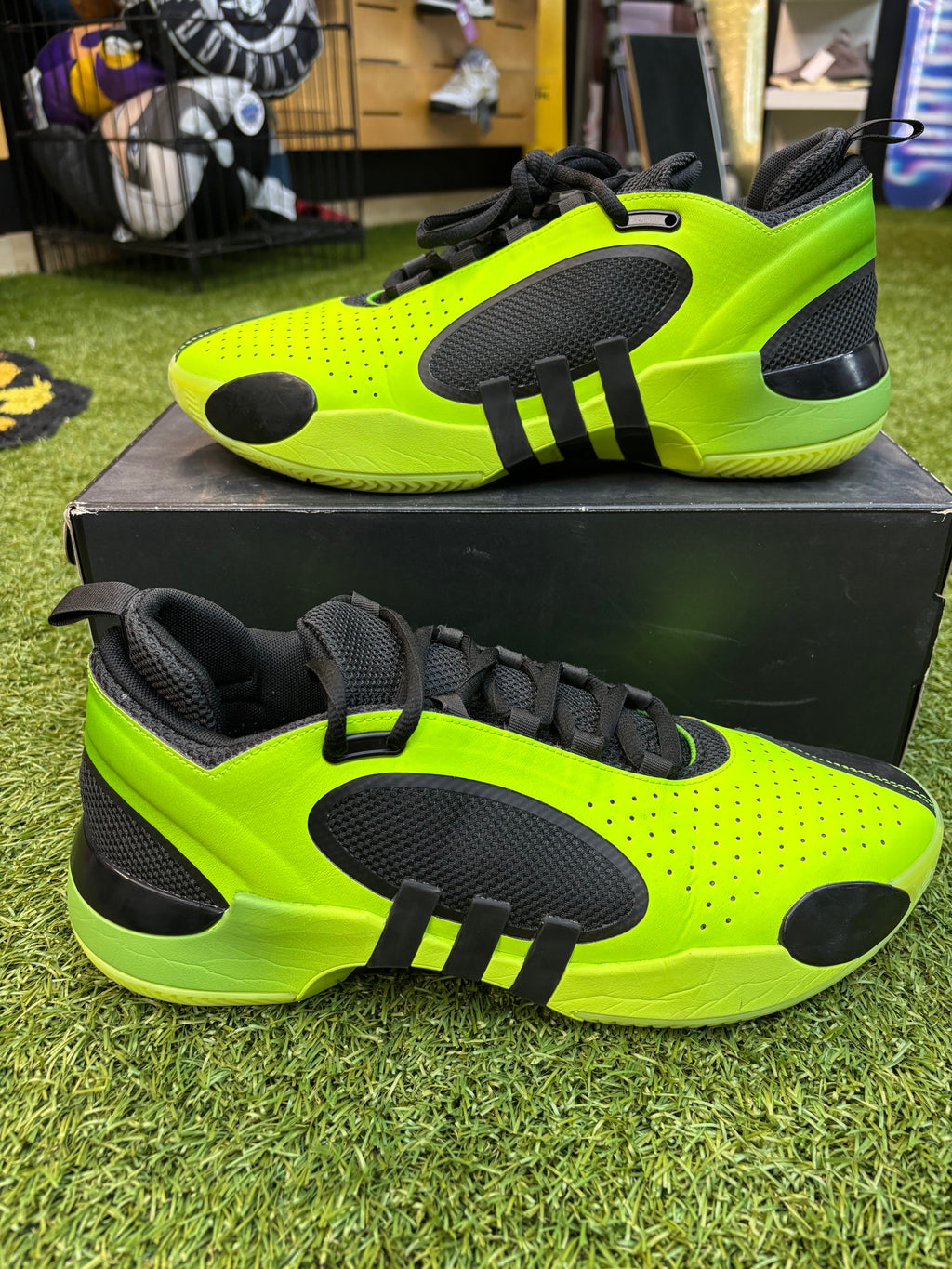 Adidas Donavan Mitchell basketball shoes