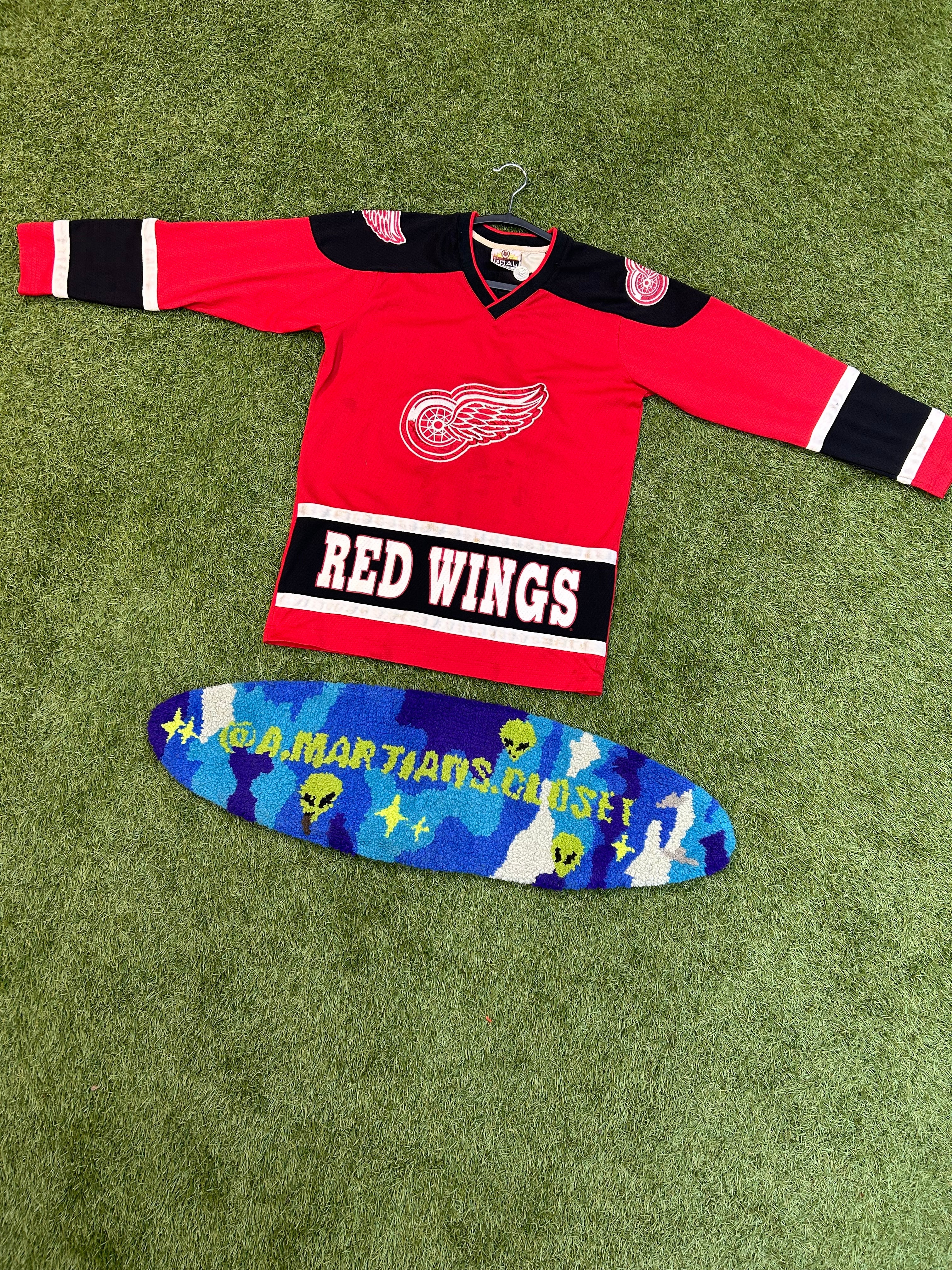 Vintage 90s Steve Yzerman Detroit Red Wings NHL Hockey Jersey