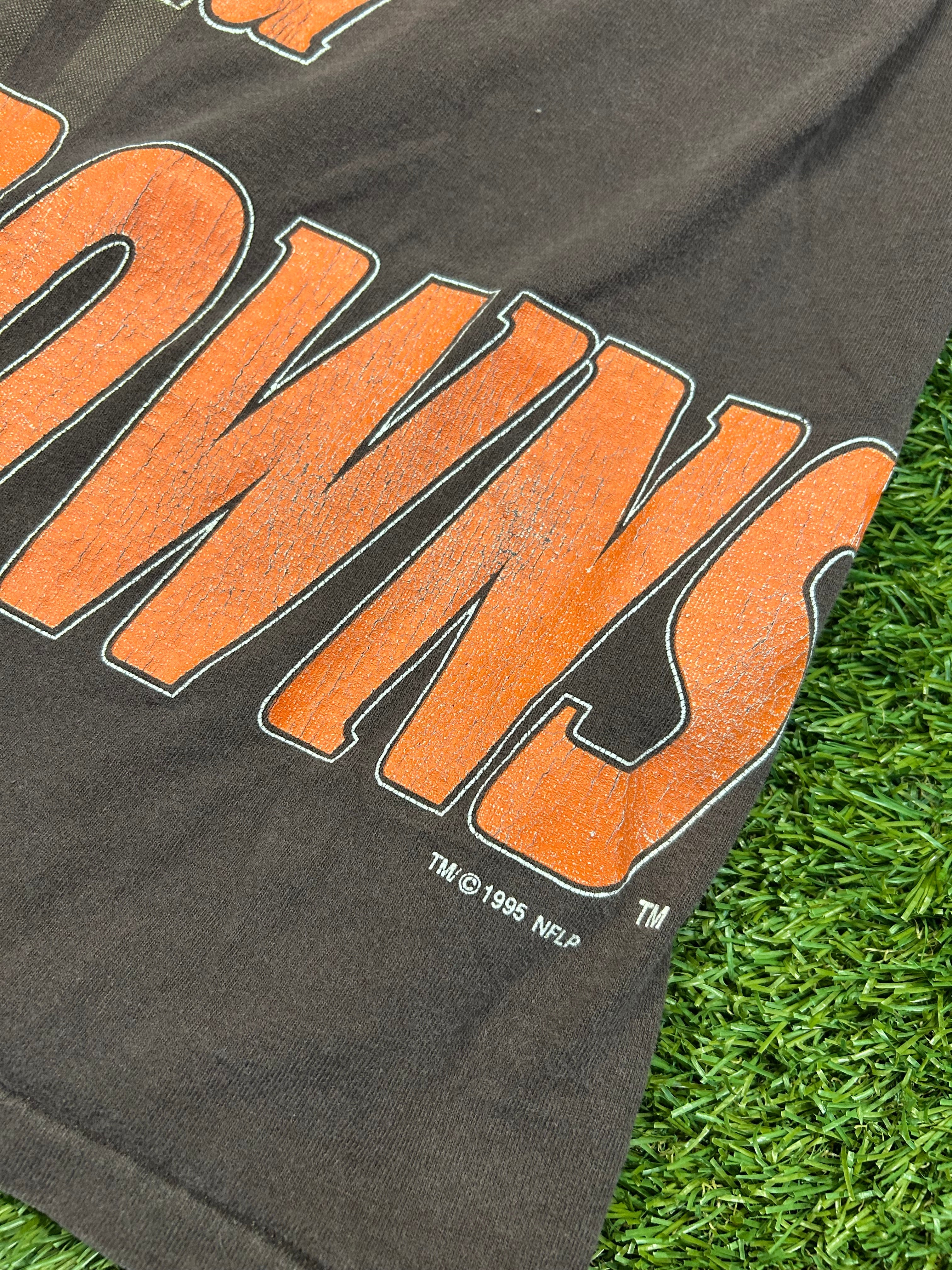 Vintage 1995 Logo7 Cleveland Browns Helmet Tee