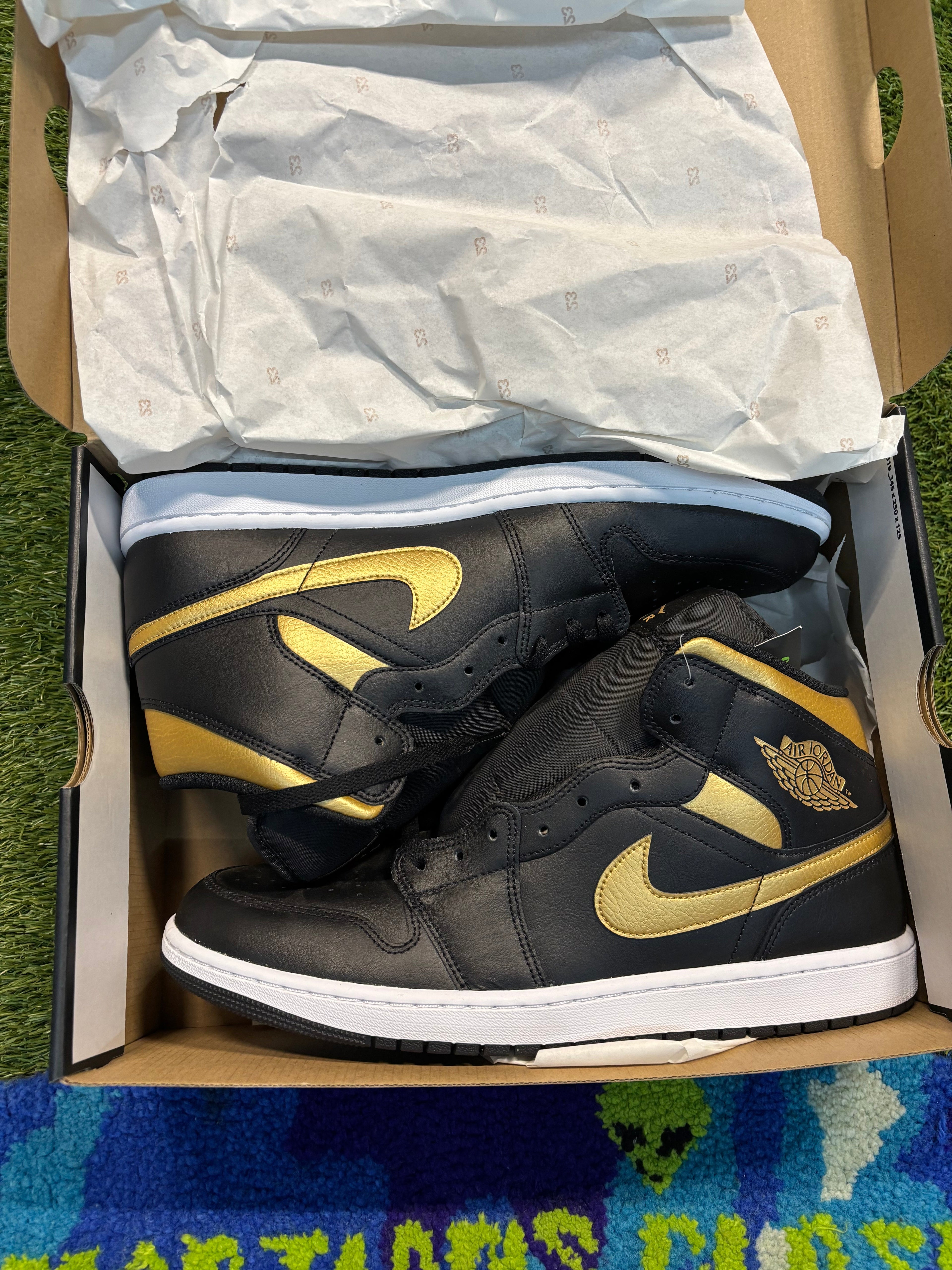 Air Jordan 1 Mid “Metallic Gold”