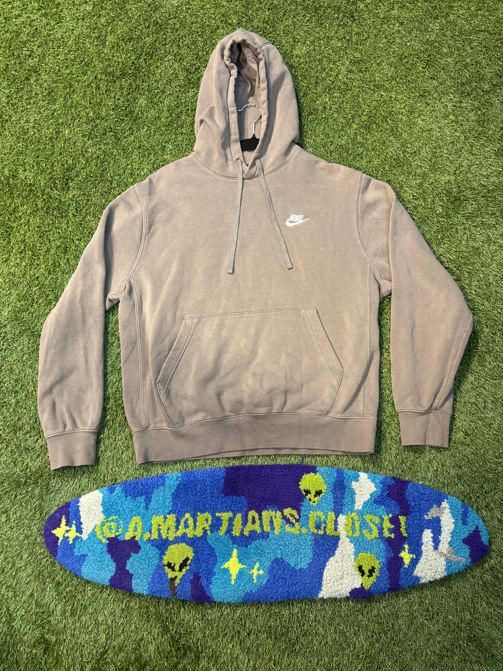 Light Brown Nike Hoodie Size Medium