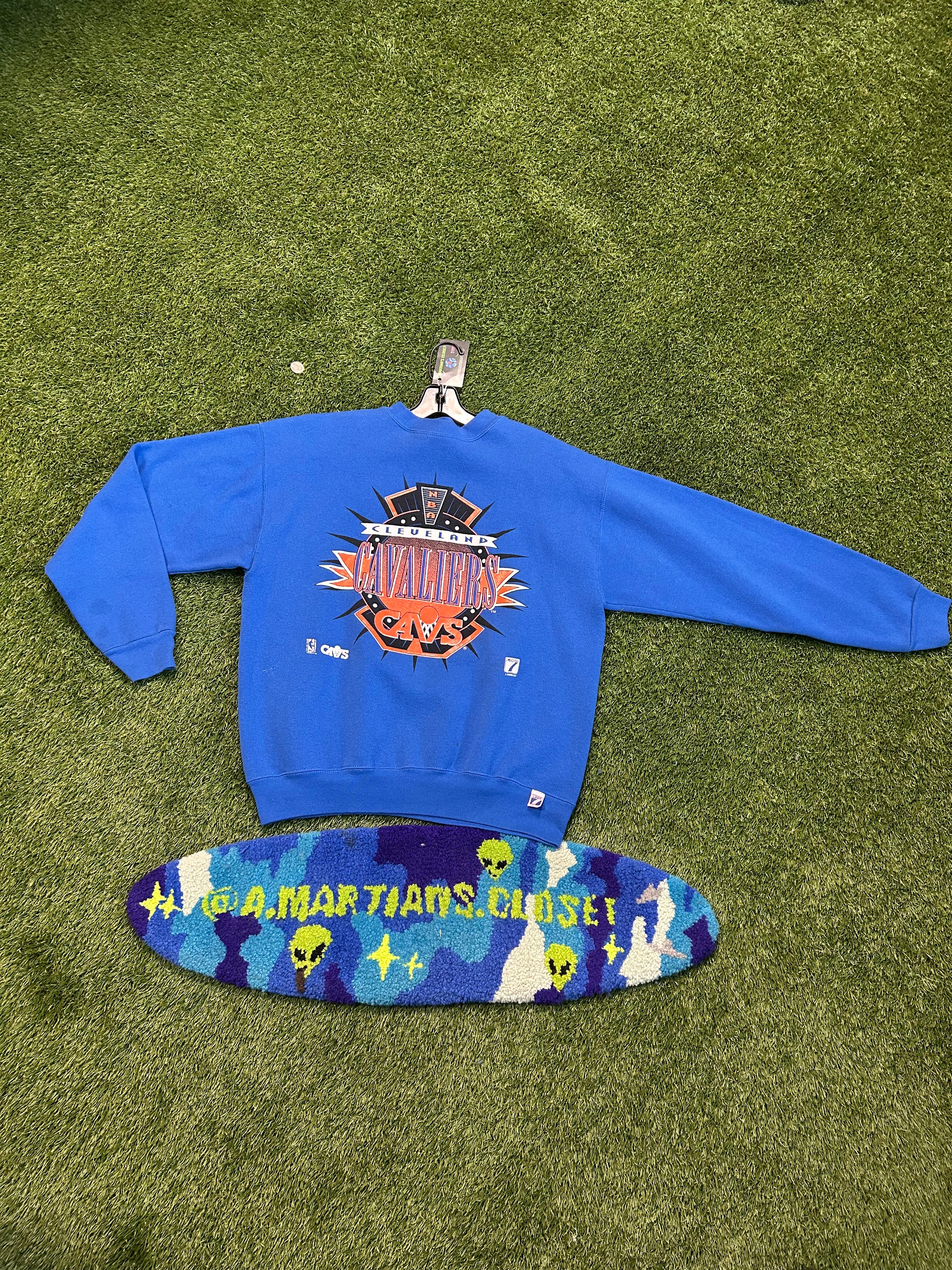 Vintage 90s Cleveland Cavilers Logo7 Tag Crewneck