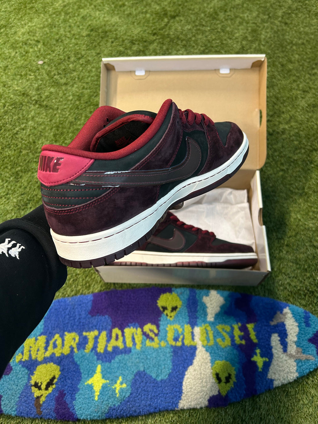 Nike SB Dunk Low Riot Skateshop