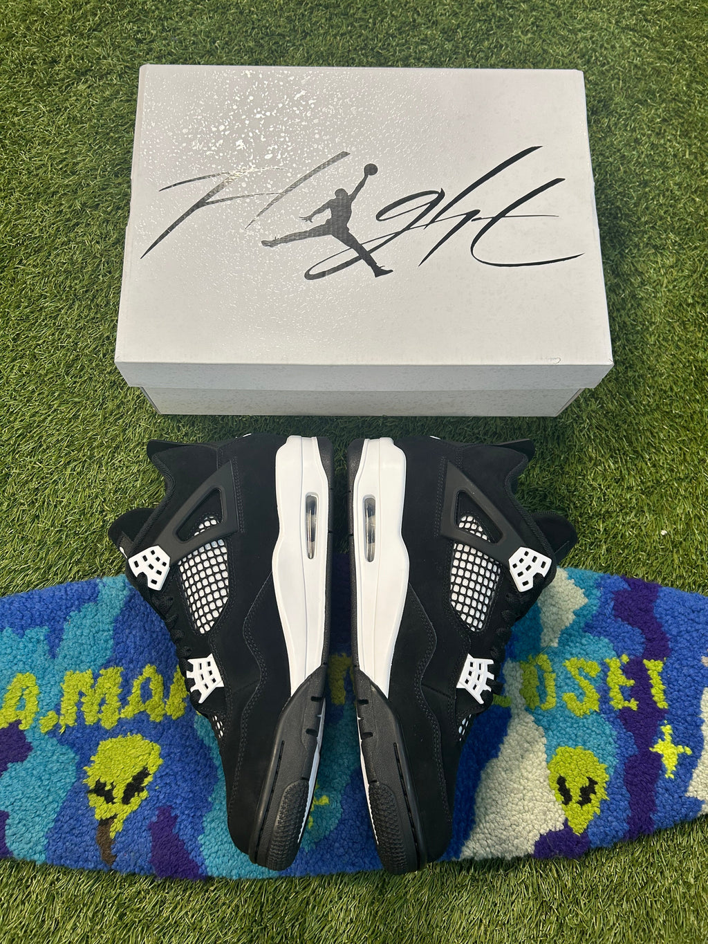 Jordan Retro 4 White Thunder