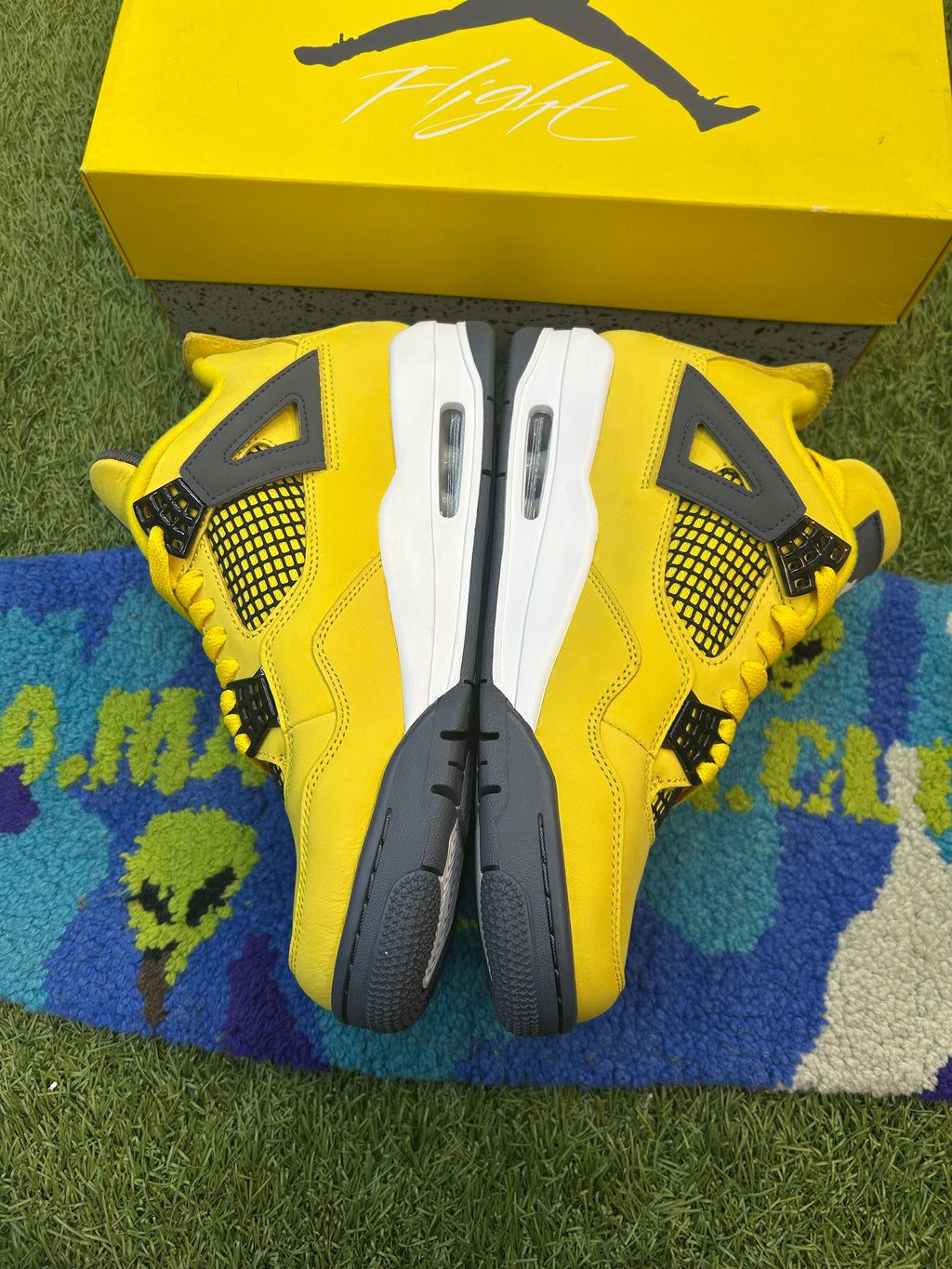 Jordan Retro 4 Lightning