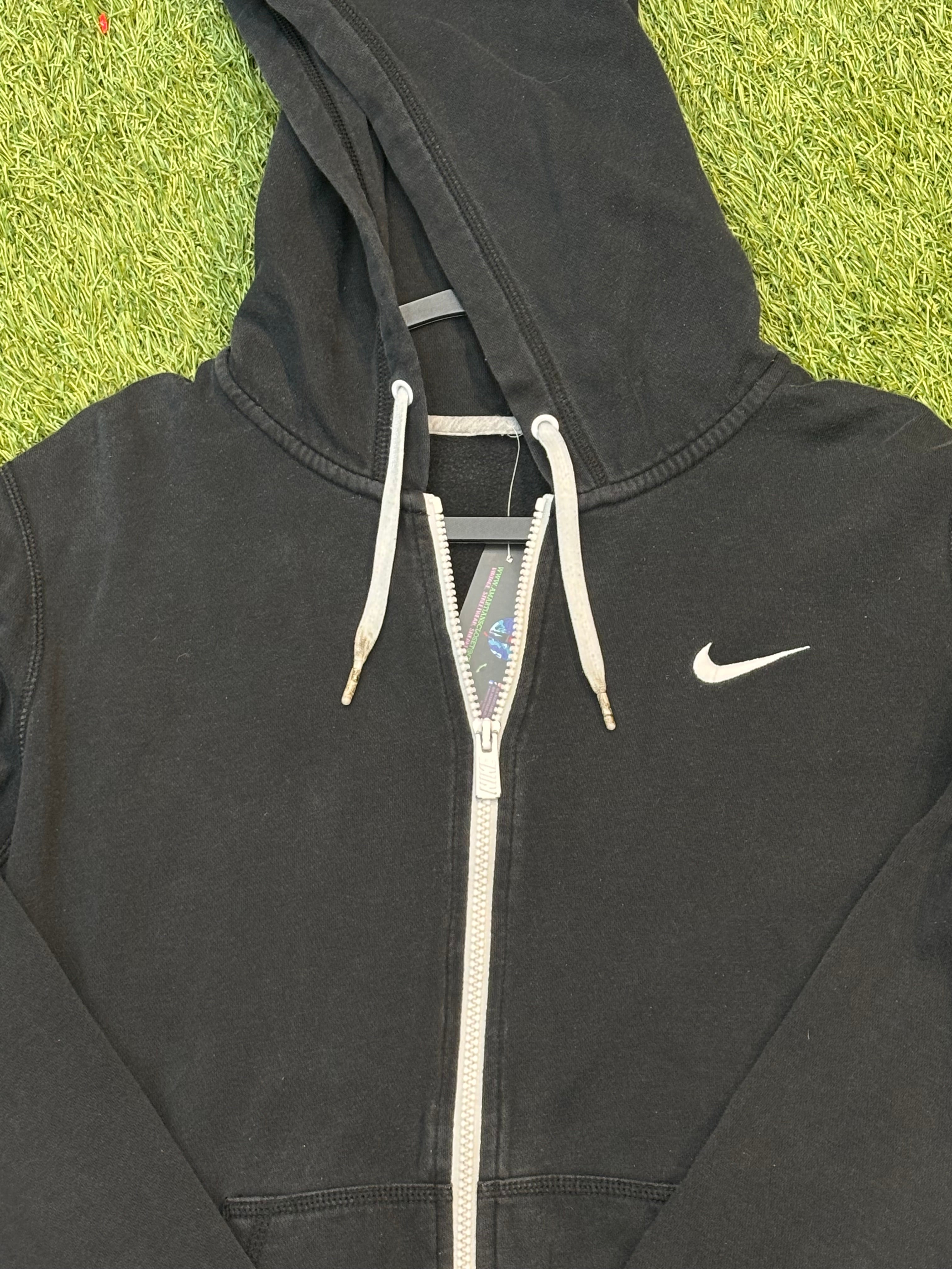 (Needs pics) Women’s Black Nike Zip Up Hoodie with no tag