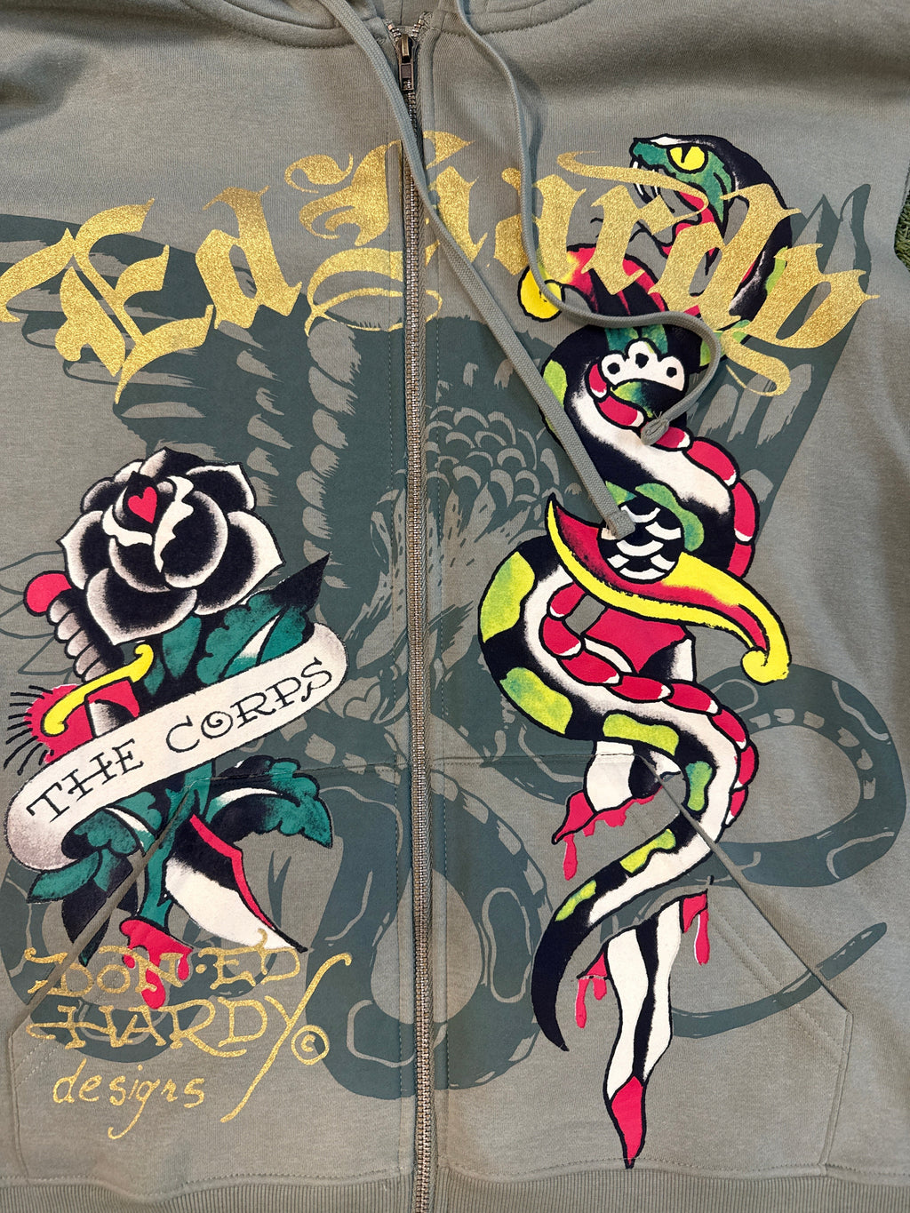 MODERN “ED HARDY” Y2K CUTOFF HOODIE