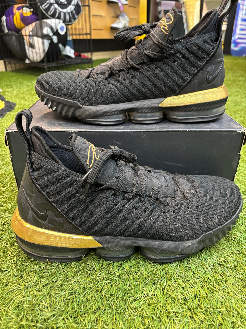 LeBron 16