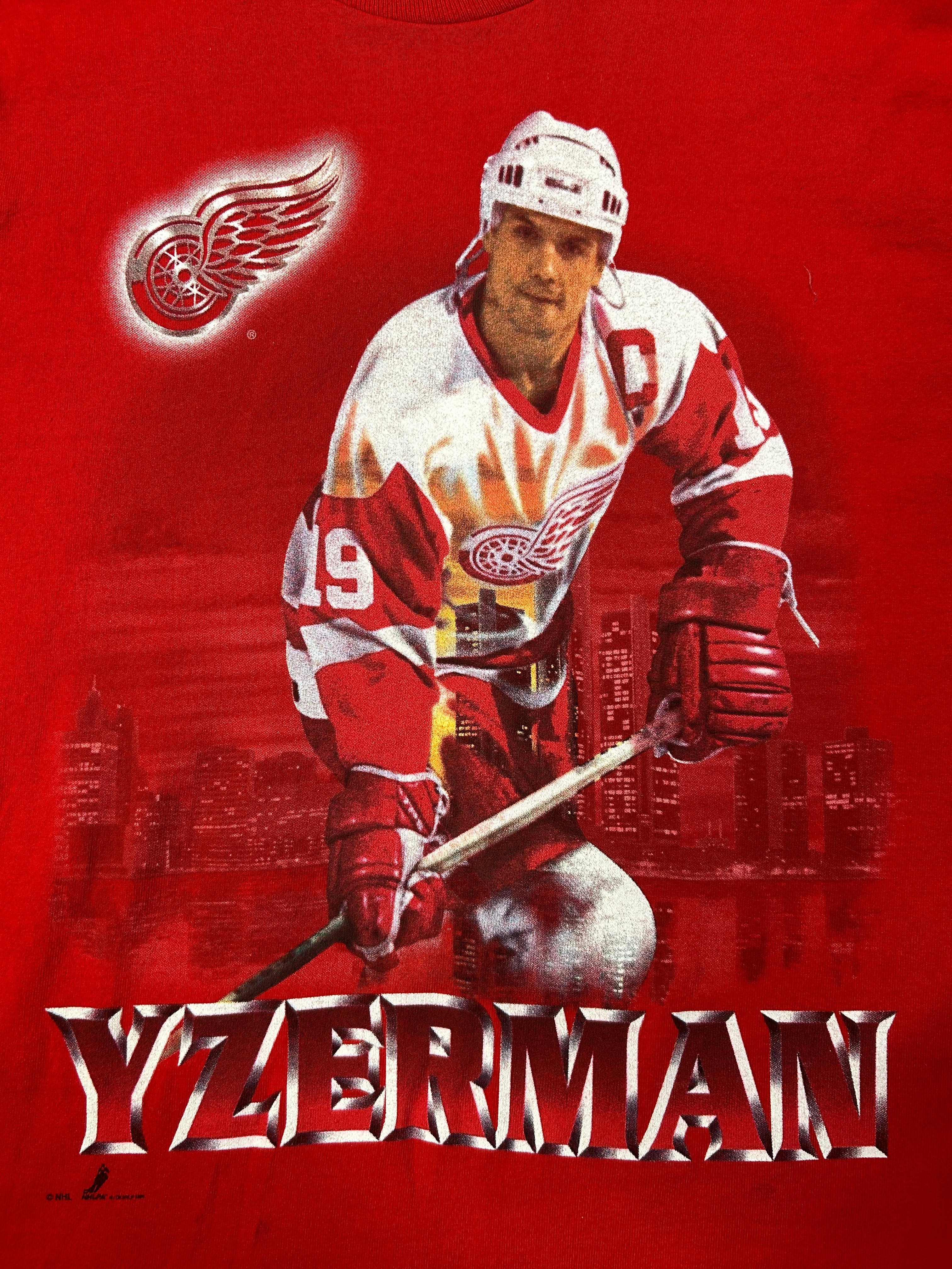 Vintage 90s Detroit Red Wings Yzerman Tee