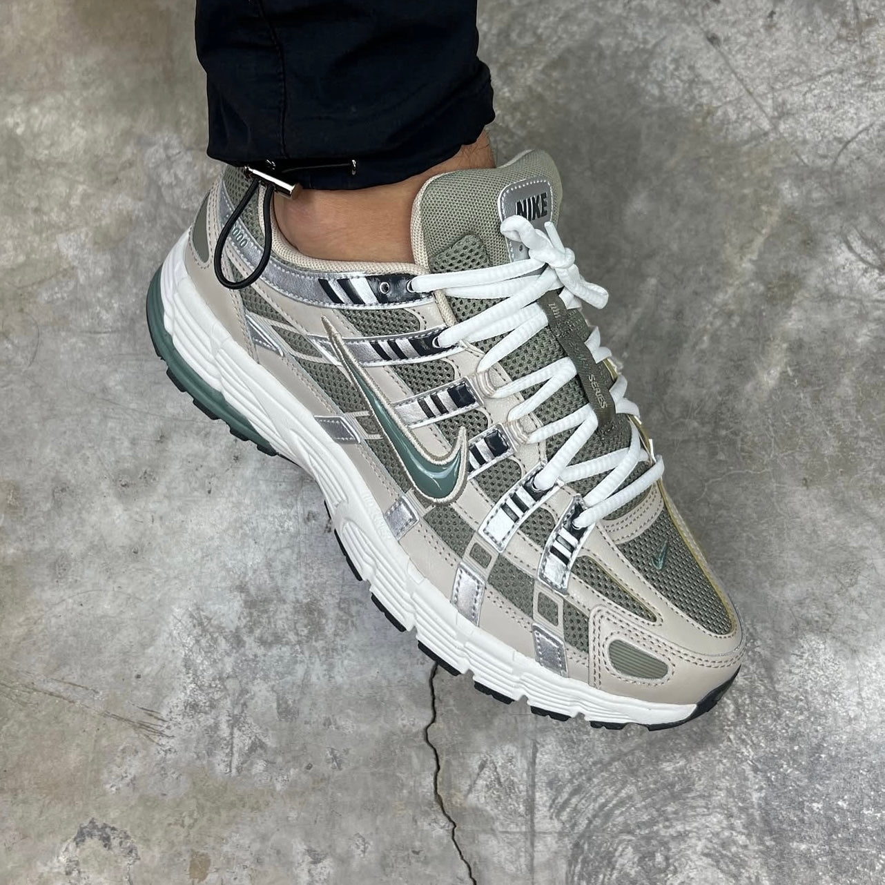 NIKE P-6000 - SAGE GREEN / WHITE