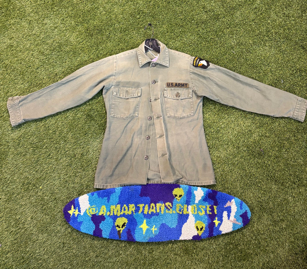 Vintage Vietnam US Army Airborne Button Up