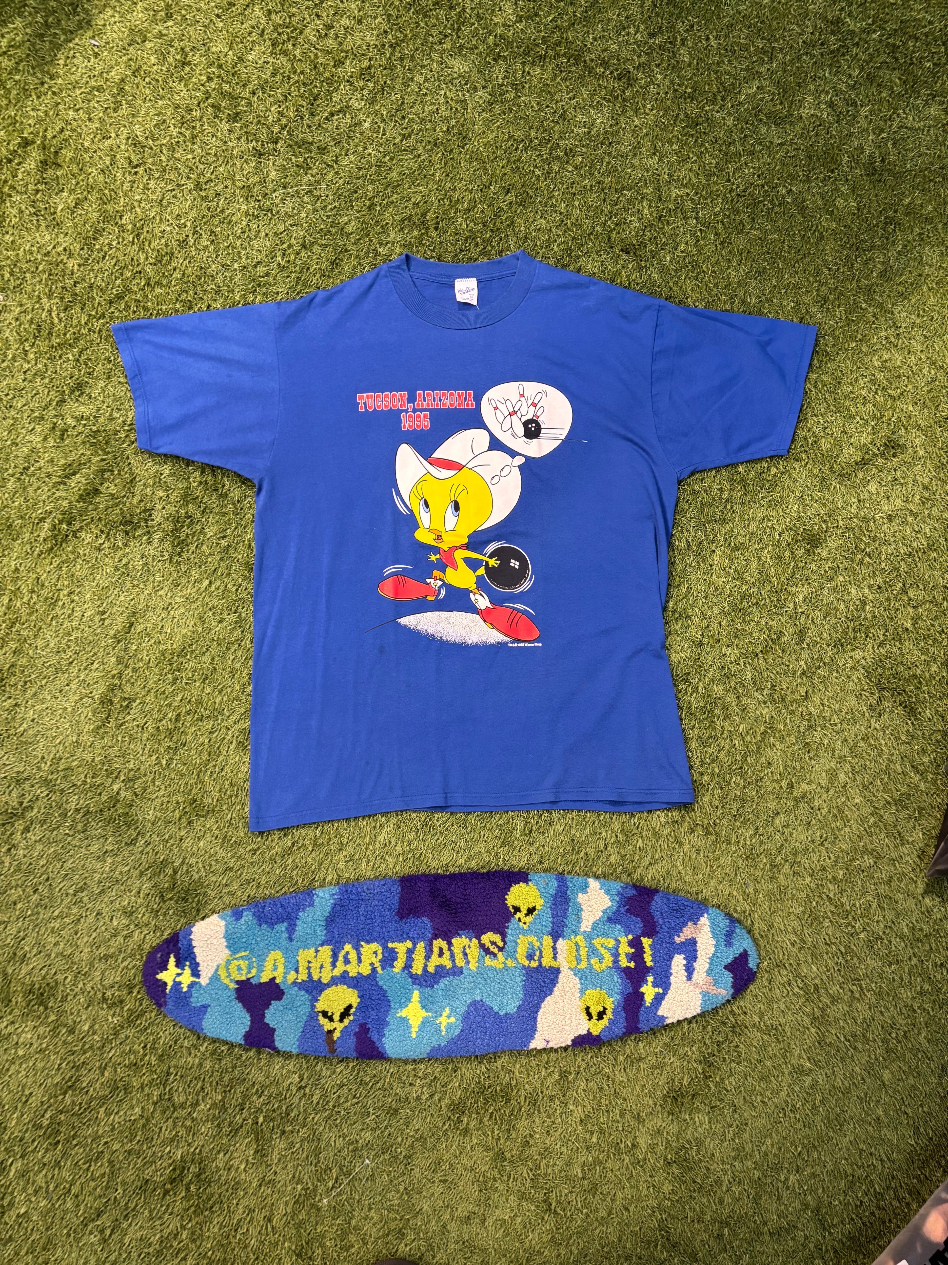Vintage 1995 Tucson, Arizona Tweetie Bird Bowling Tee
