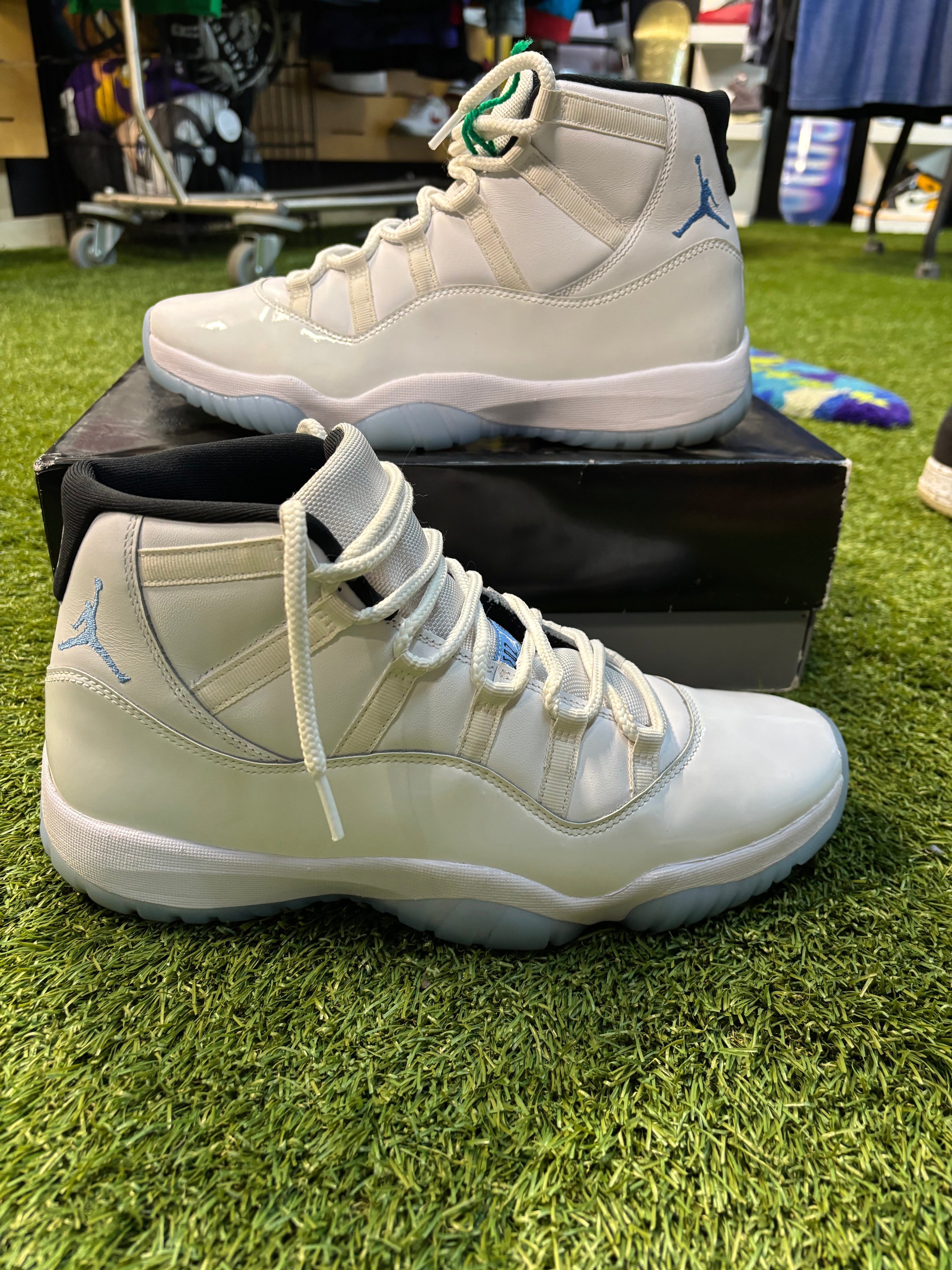Jordan retro 11 Columbia(Used)